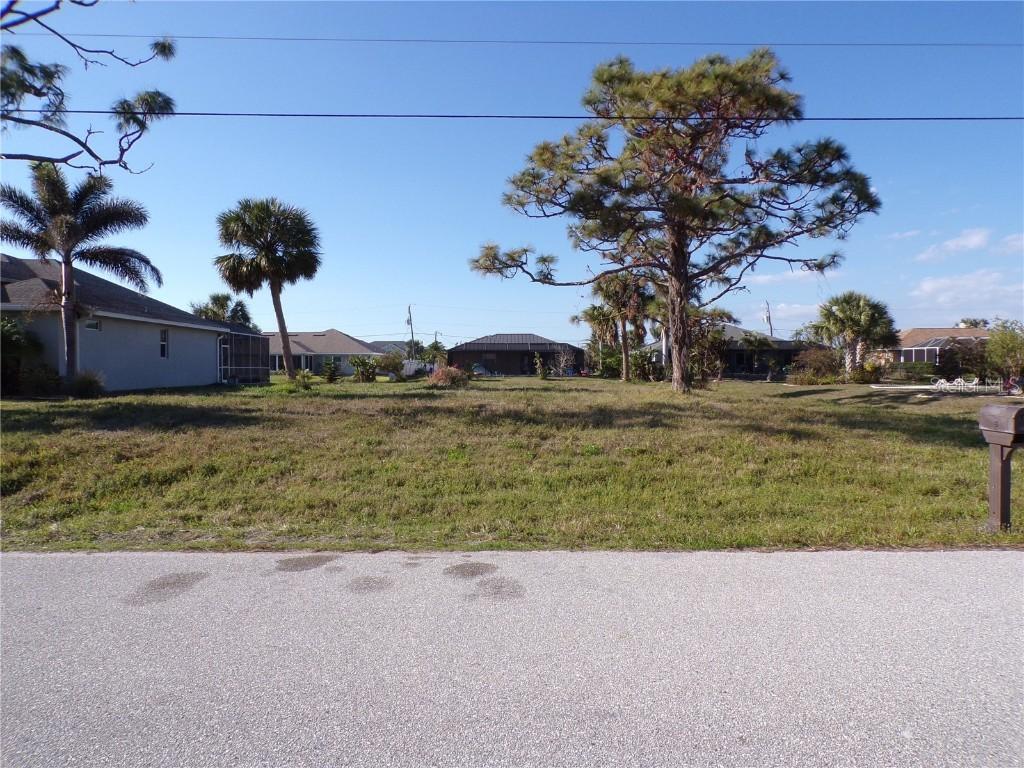 9 Long Meadow Ln., Rotonda West, FL 33947