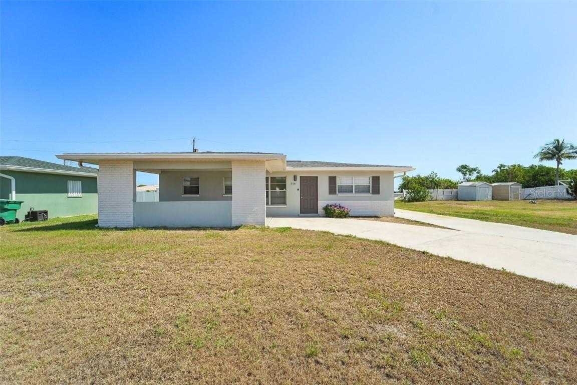 556 Lowell Ave., Port Charlotte, FL 33952