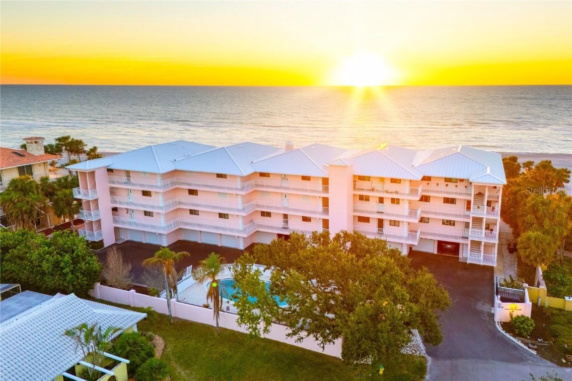 908 Golden Beach Blvd. #201, Venice, FL 34285