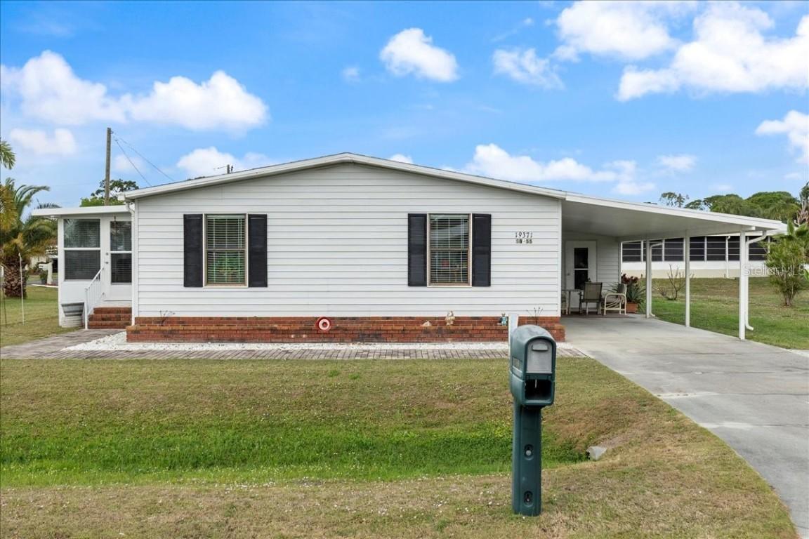 19371 Pony Ln., North Fort Myers, FL 33903
