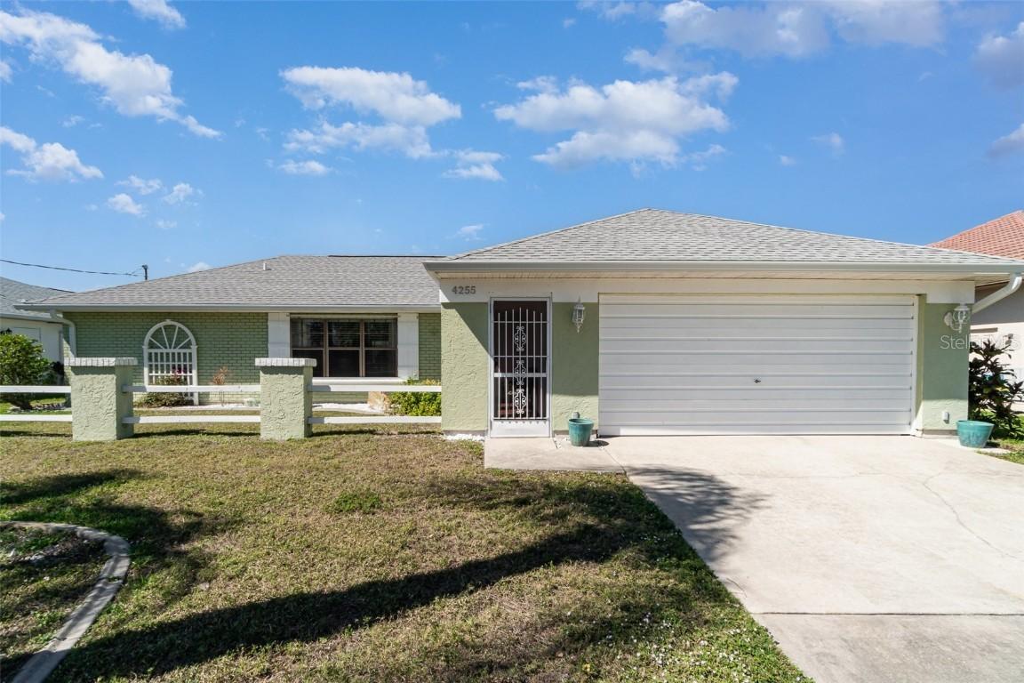 4255 Beach View Ct., Port Charlotte, FL 33948