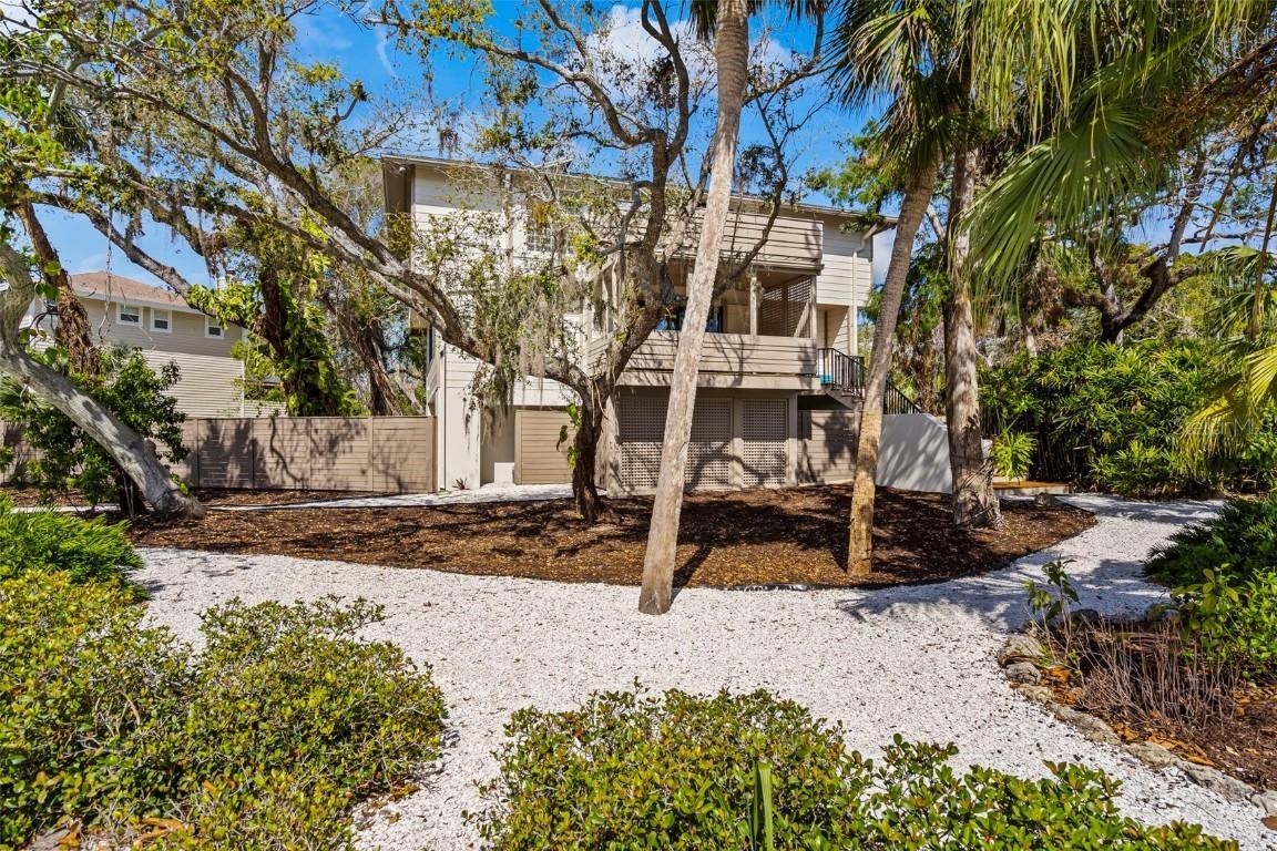 5239 Siesta Cove Dr., Sarasota, FL 34242