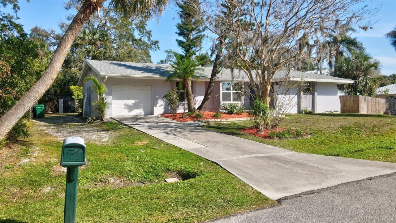 1052 Archer St., Port Charlotte, FL 33952