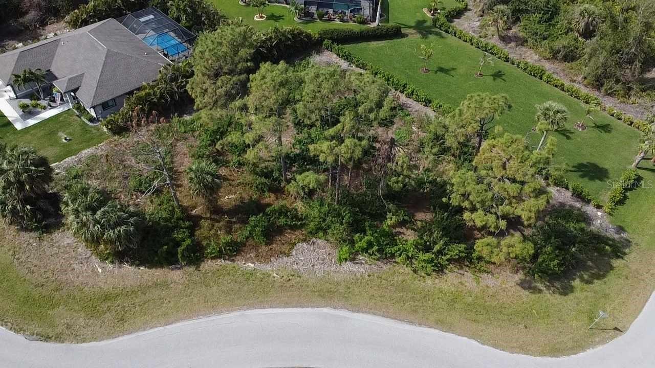125 Australian Dr., Rotonda West, FL 33947