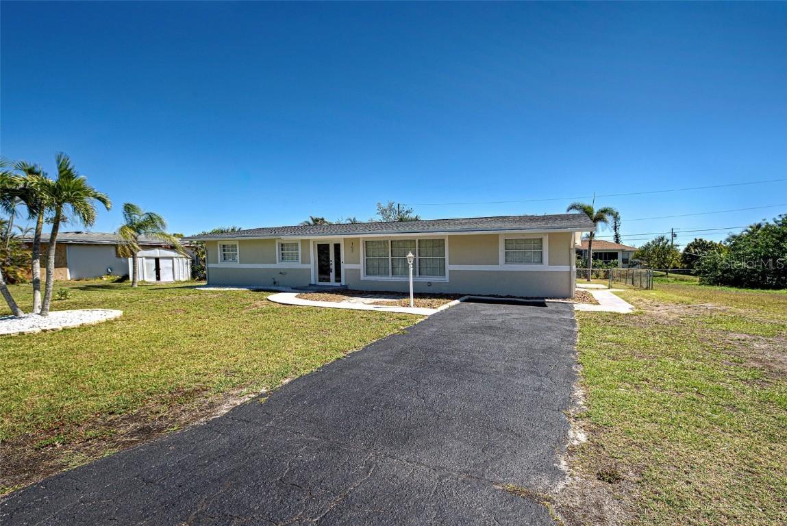 165 NE Cummins Ave., Port Charlotte, FL 33952