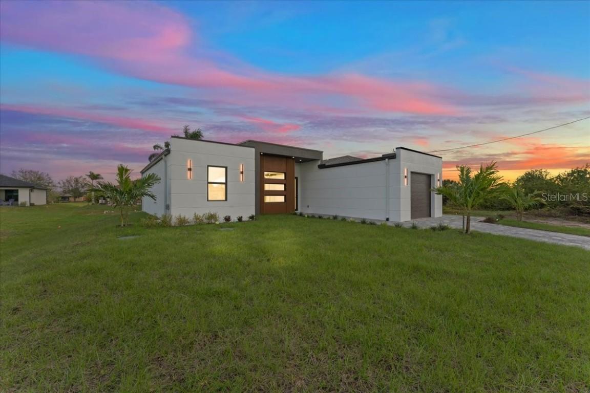 469 Petite Ave., Lehigh Acres, FL 33974