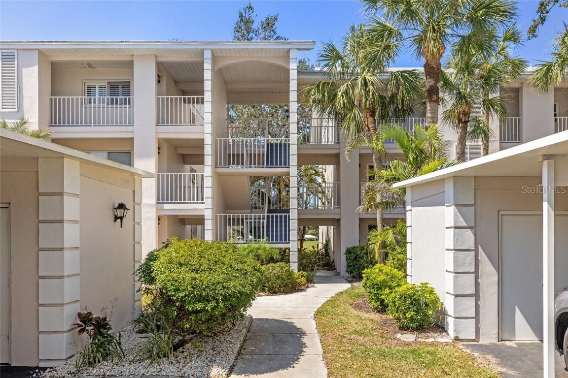 437 Cerromar Ln. #418, Venice, FL 34293