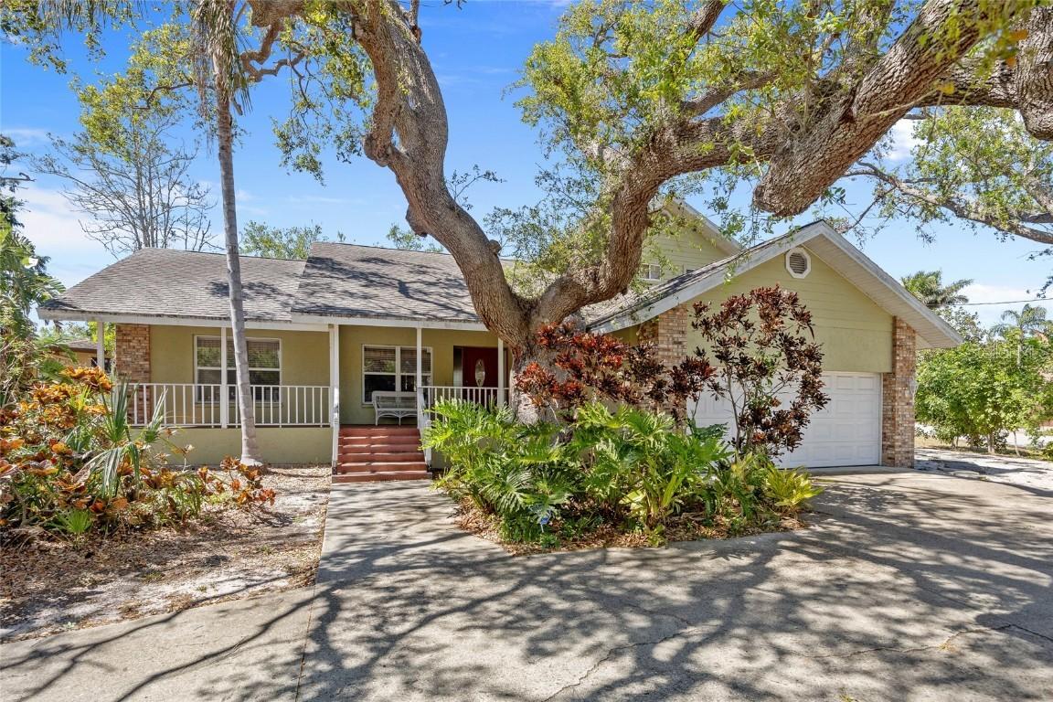 4074 Redbird Cir., Sarasota, FL 34231