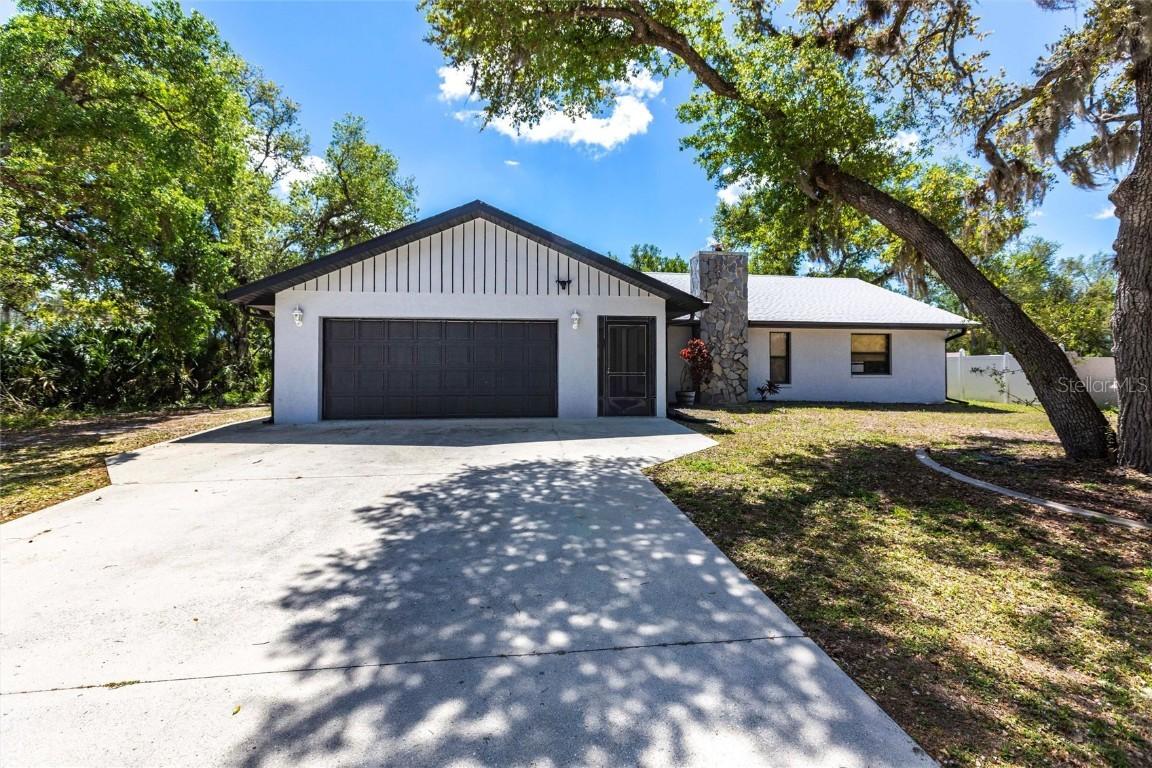 16249 Ashland Ave., Port Charlotte, FL 33954
