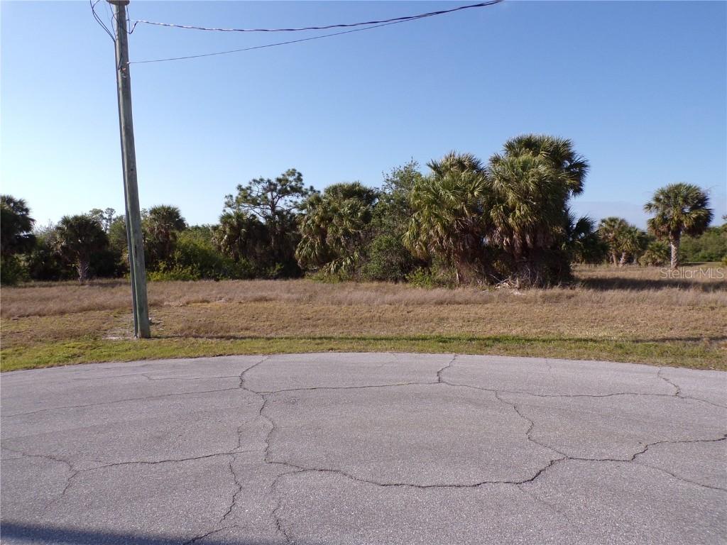 100 Island Ct., Rotonda West, FL 33947