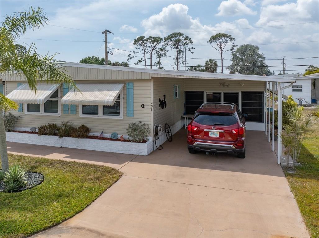 202 Harvest Ln., North Fort Myers, FL 33917