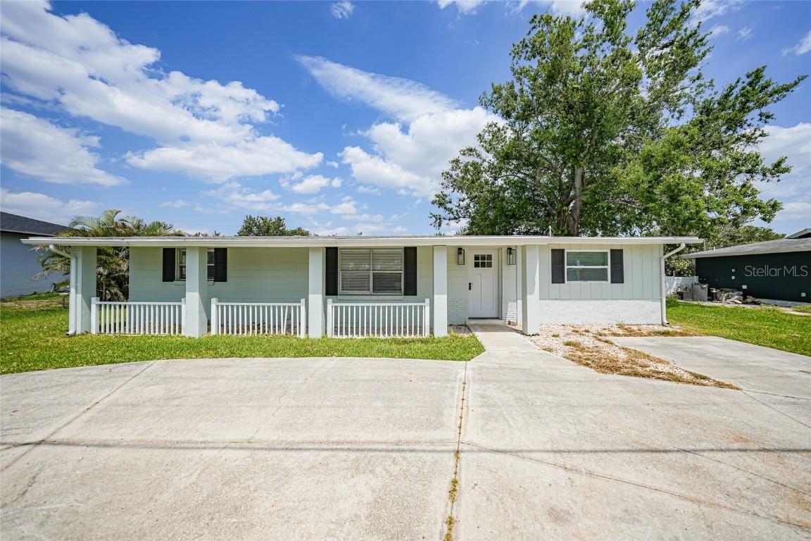 654 Aqui Esta Dr., Punta Gorda, FL 33950