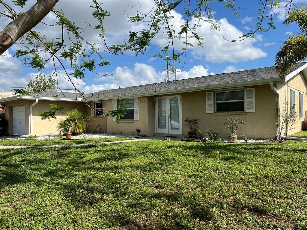 705 Crestview Cir., Port Charlotte, FL 33948
