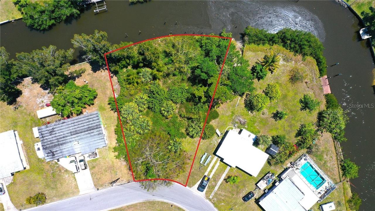 239 NE Waterway Cir., Port Charlotte, FL 33952