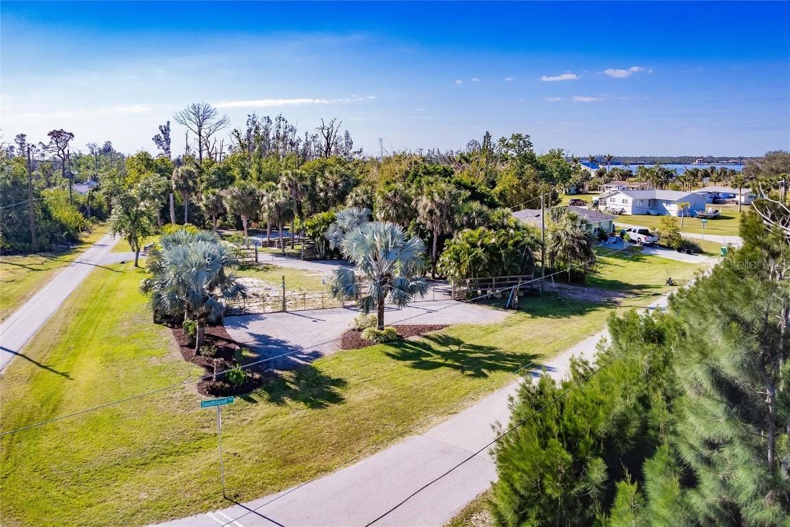 4262 Southland Ave., Port Charlotte, FL 33953