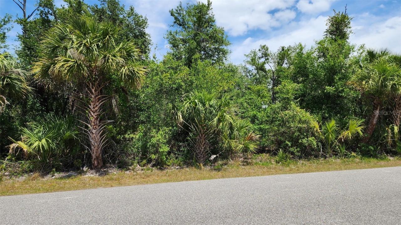 Lot 25 Lanai Ave., North Port, FL 34288