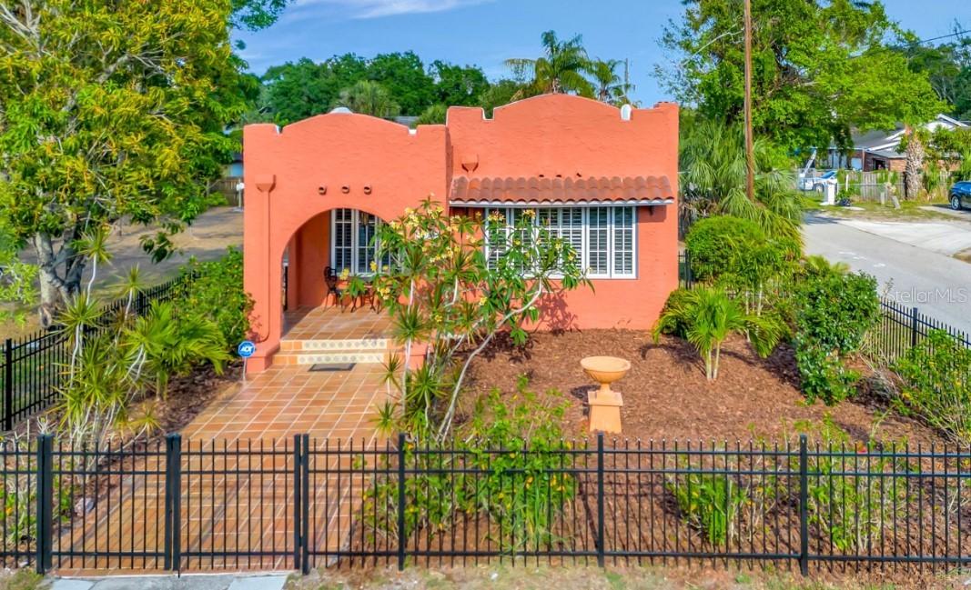 2002 Central Ave., Sarasota, FL 34234