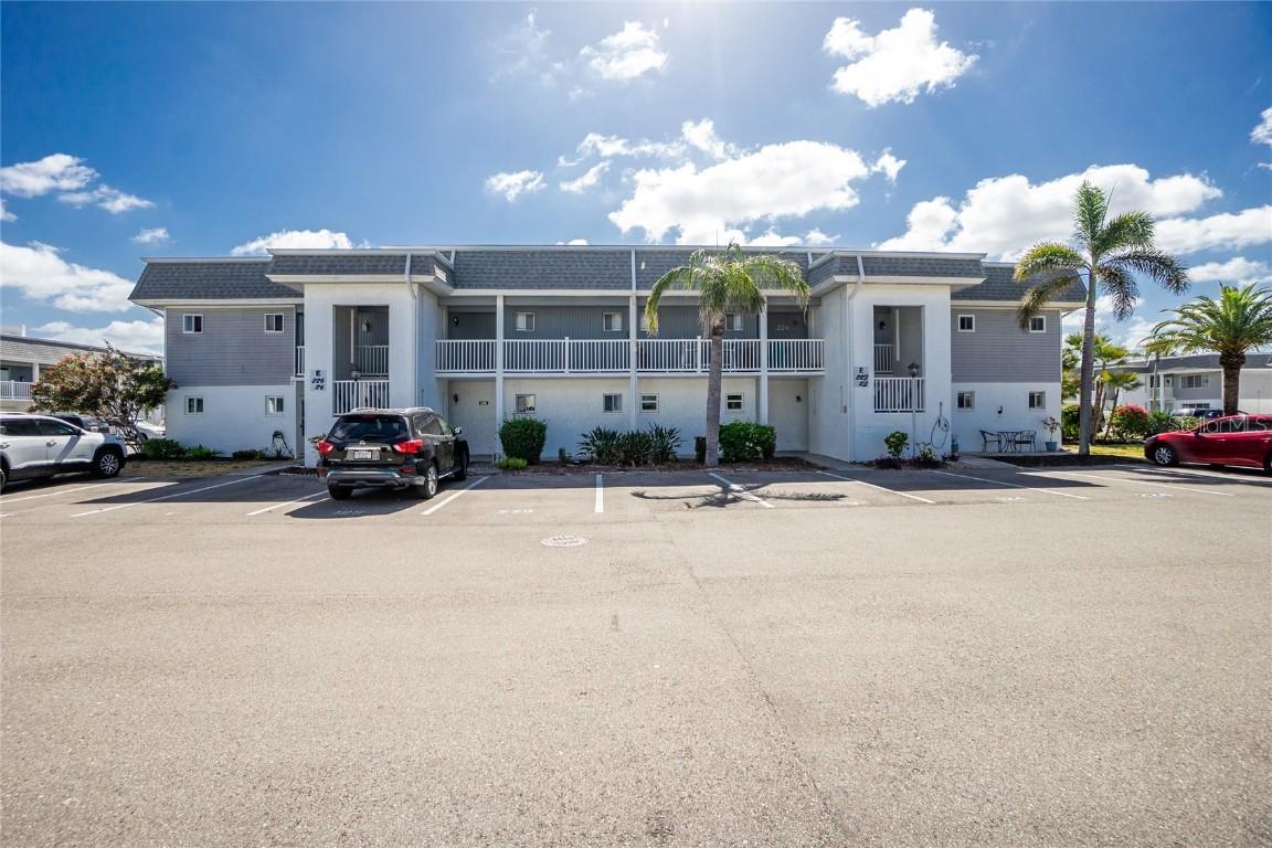 22375 Edgewater Dr. #123, Punta Gorda, FL 33980