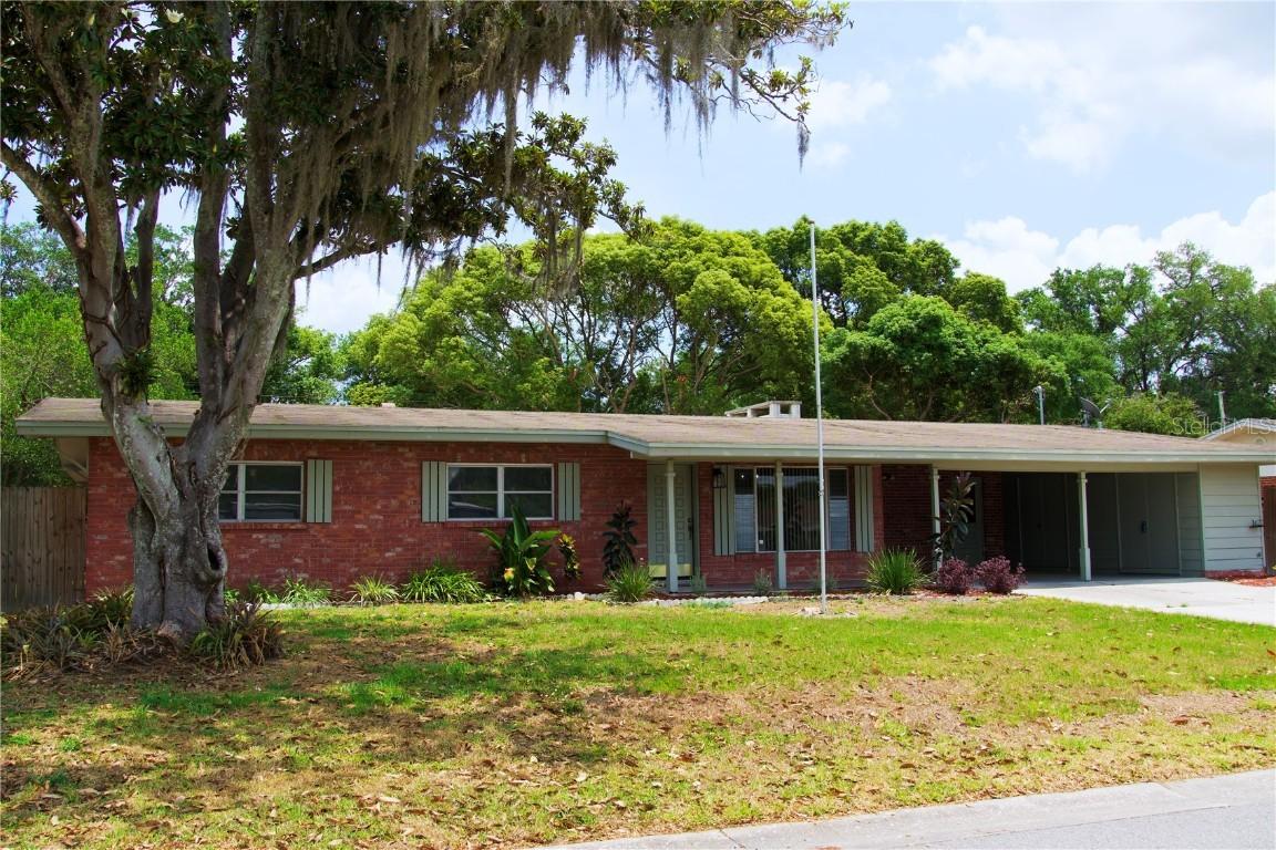 5801 Poinciana Ave., Lakeland, FL 33809