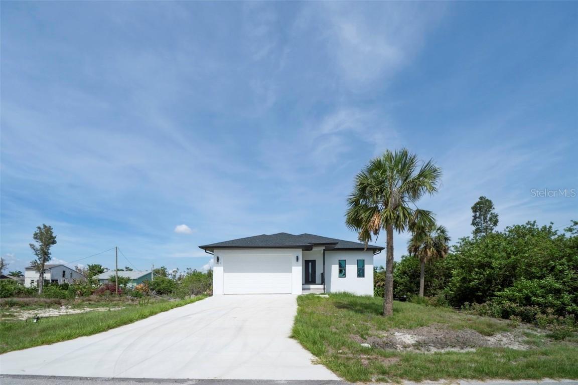 3920 Wisteria Pl., Punta Gorda, FL 33950