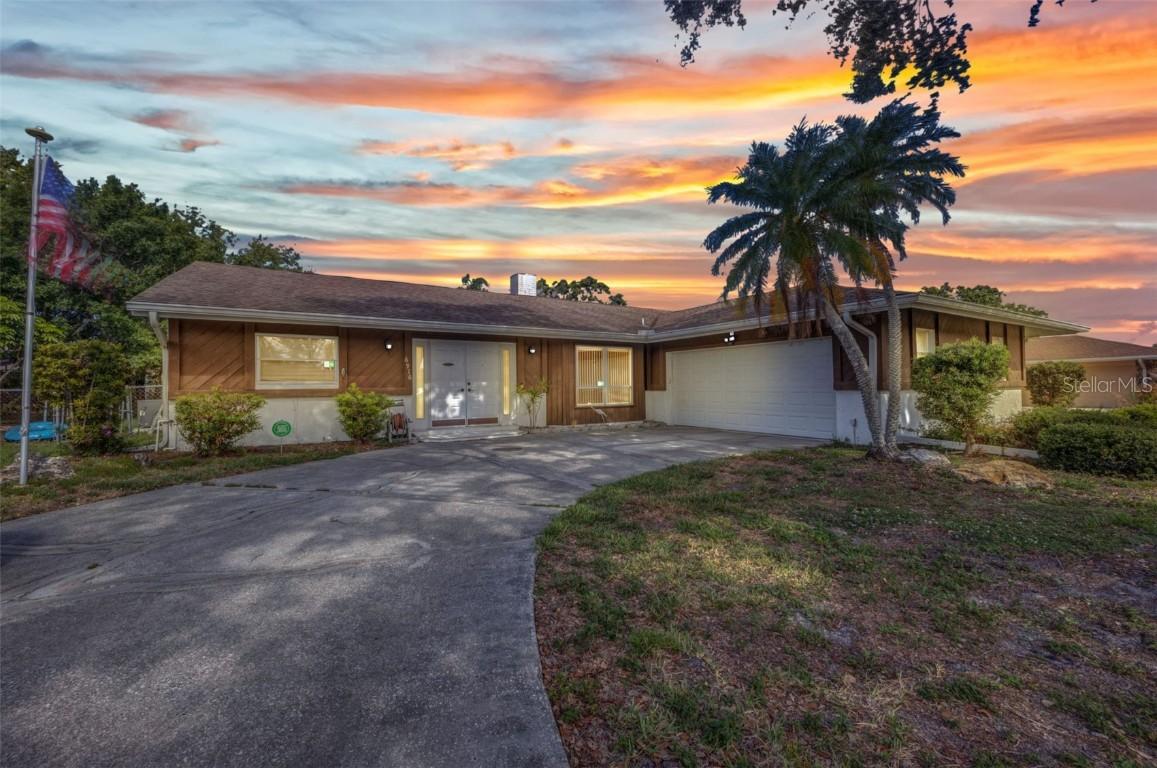 6916 Rex Ln., Sarasota, FL 34243