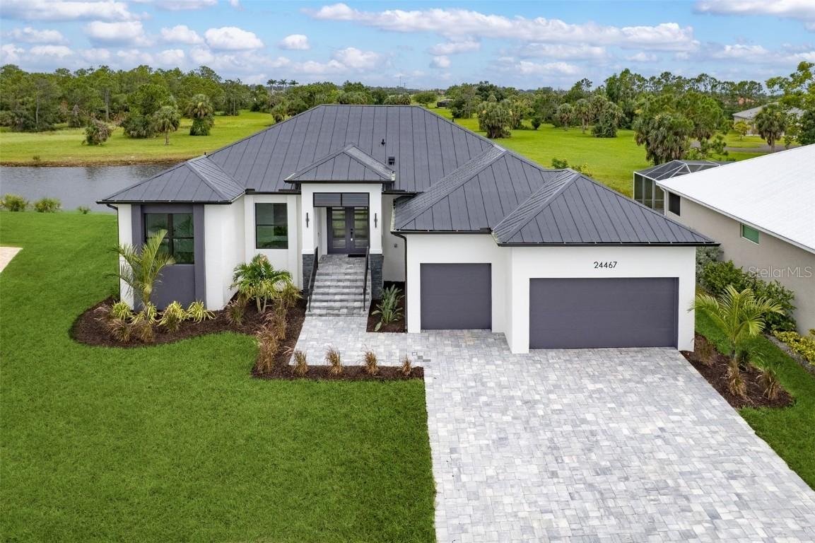24467 Gijon Ln., Punta Gorda, FL 33955