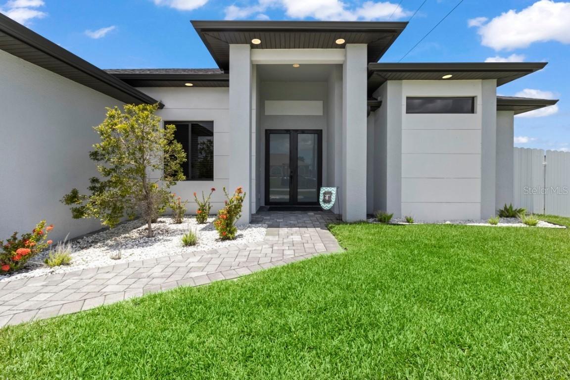 1 NW 8th Ter., Cape Coral, FL 33993