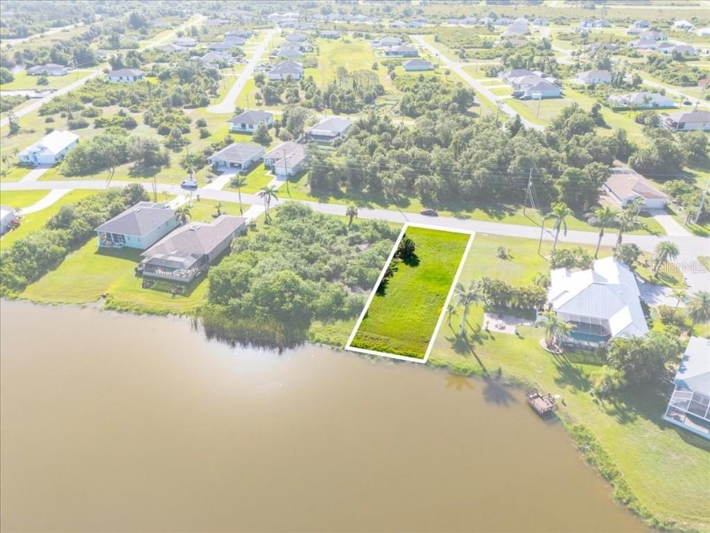 212 Antilla Dr., Rotonda West, FL 33947