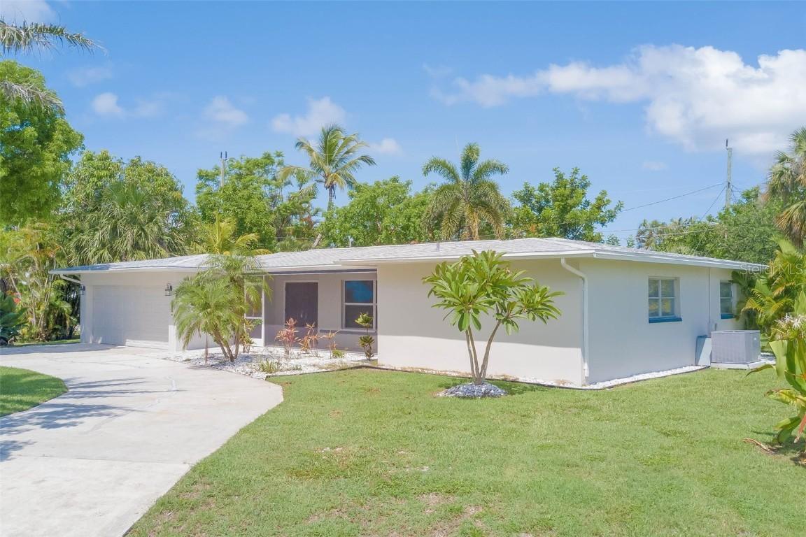 827 El Dorado Pkwy., Cape Coral, FL 33904