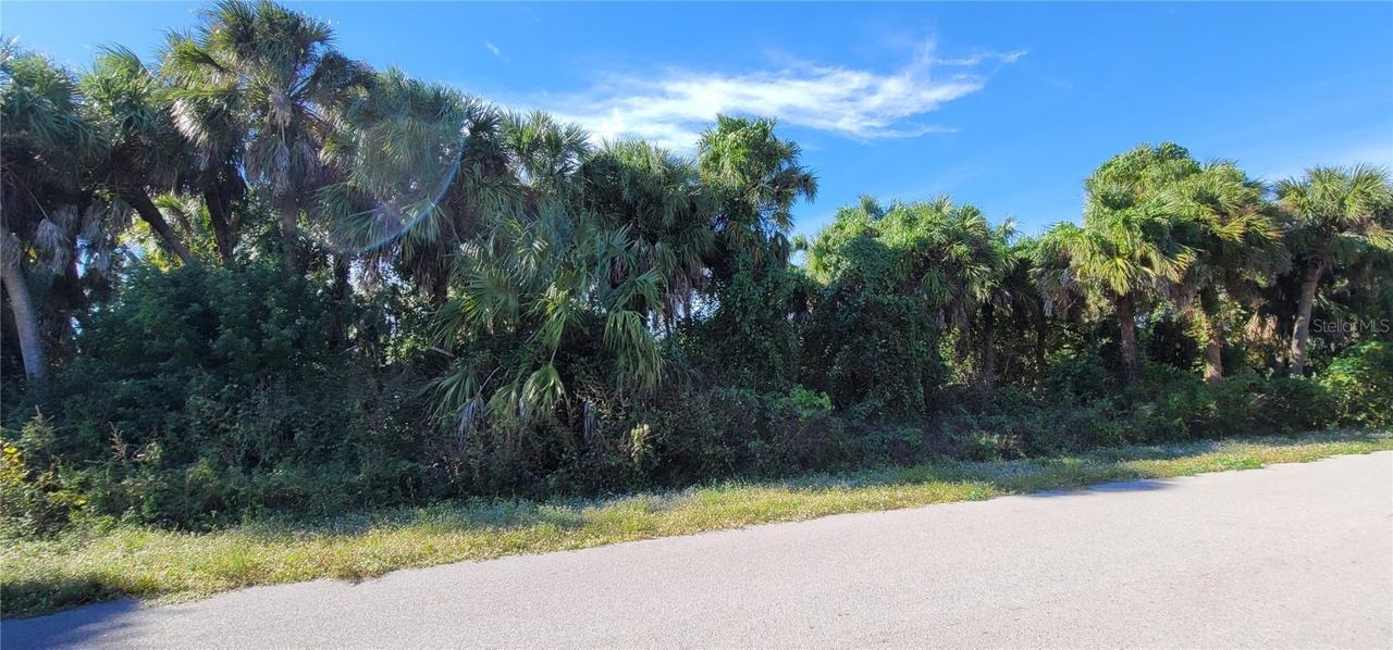 Geary Ter., North Port, FL 34288
