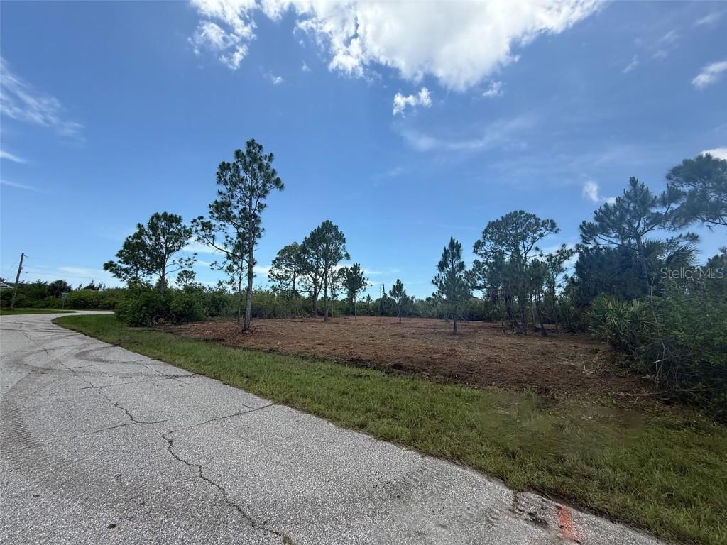 9557 Sundance St., Port Charlotte, FL 33981