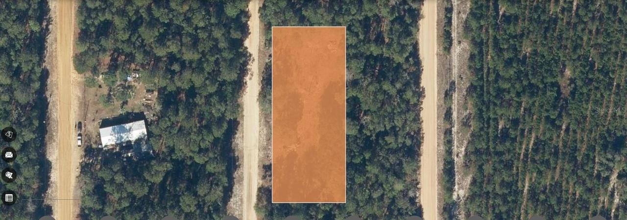 1118 Selma Ave., Interlachen, FL 32148