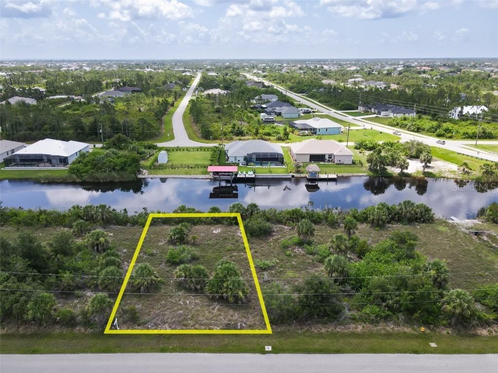 8568 Santa Cruz Dr., Port Charlotte, FL 33981