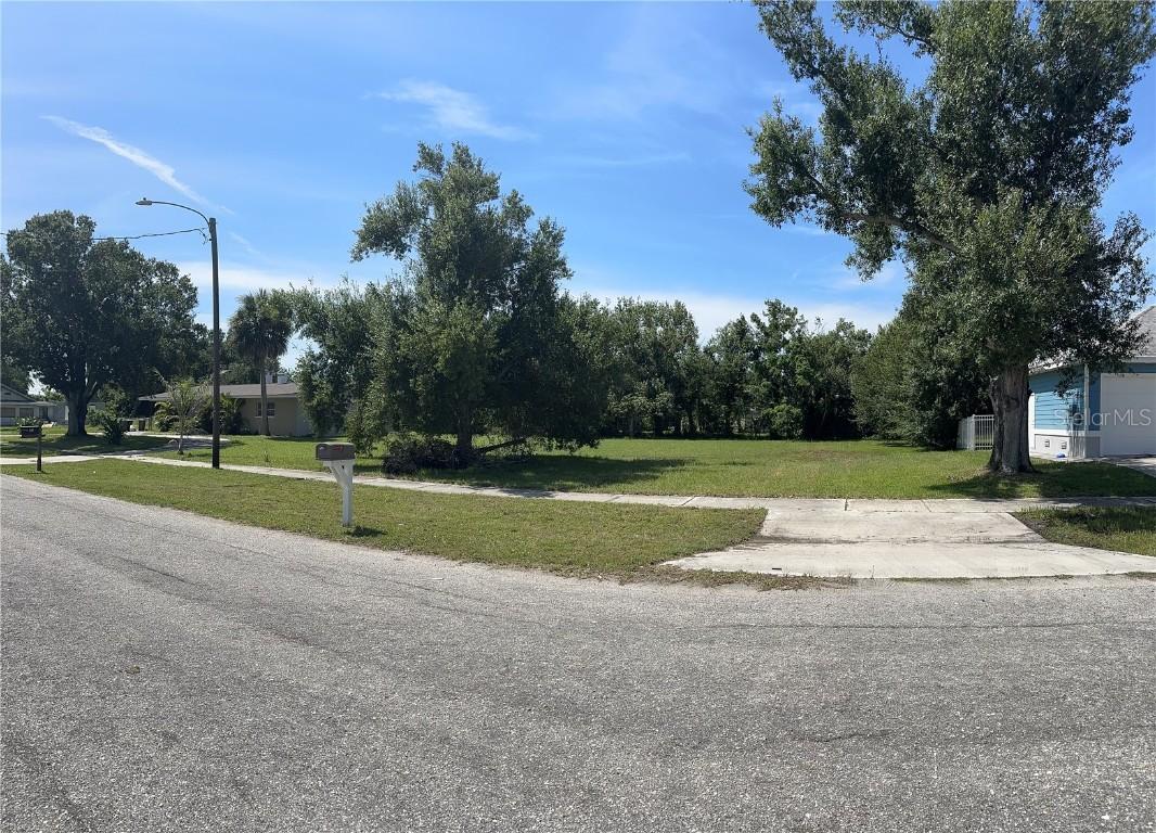 413 E Henry St., Punta Gorda, FL 33950