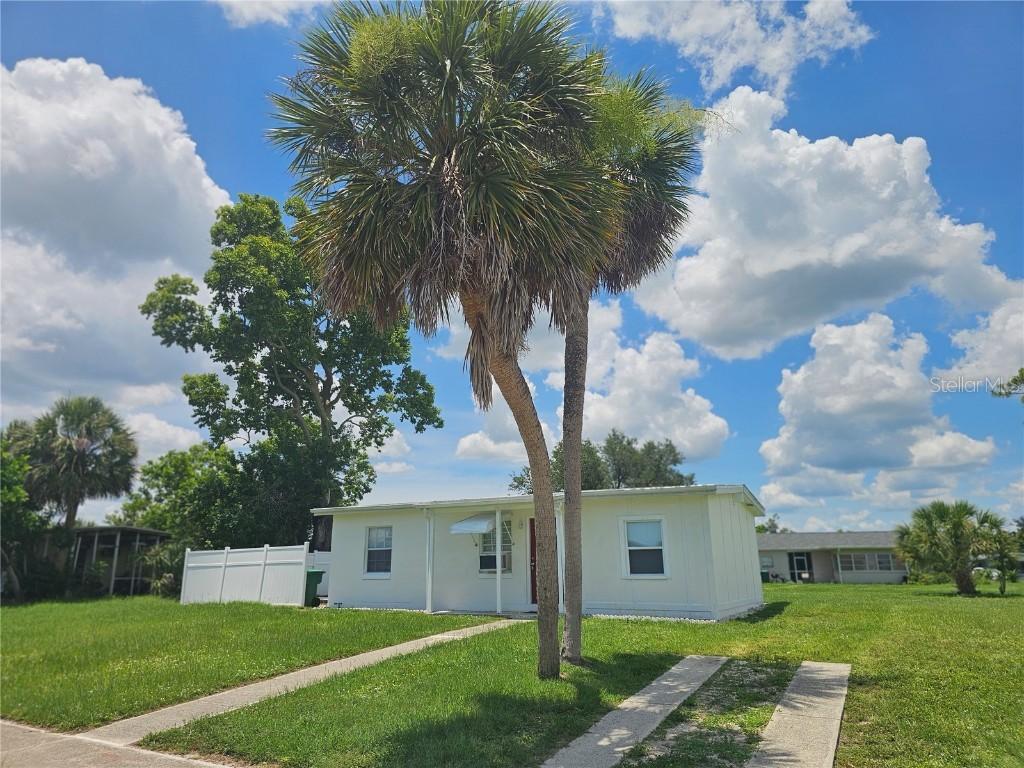 21552 Holdern Ave., Port Charlotte, FL 33952