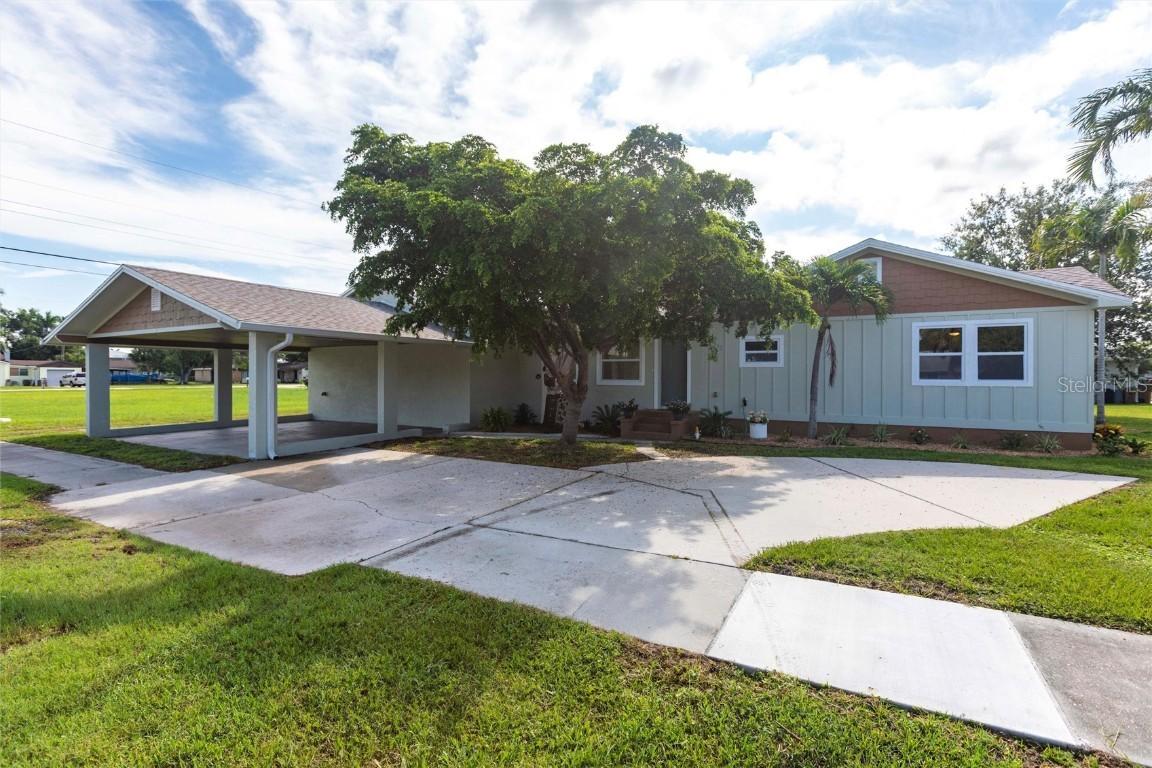 902 Narranja St., Punta Gorda, FL 33950