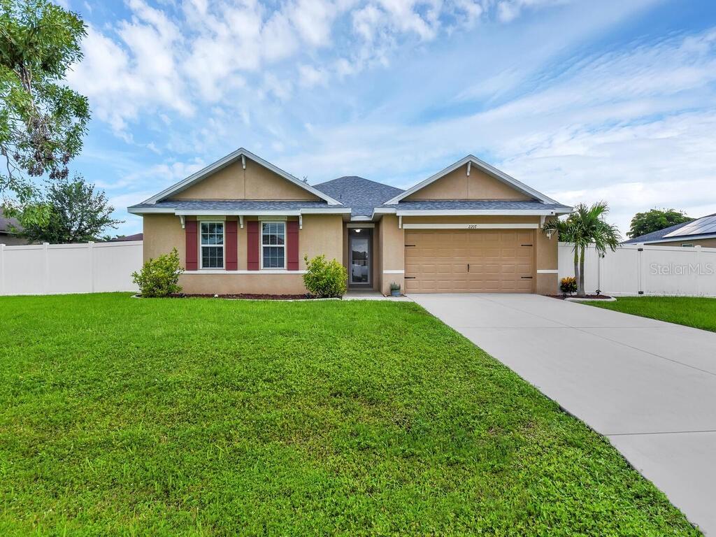 2207 SW 12th Ln., Cape Coral, FL 33991