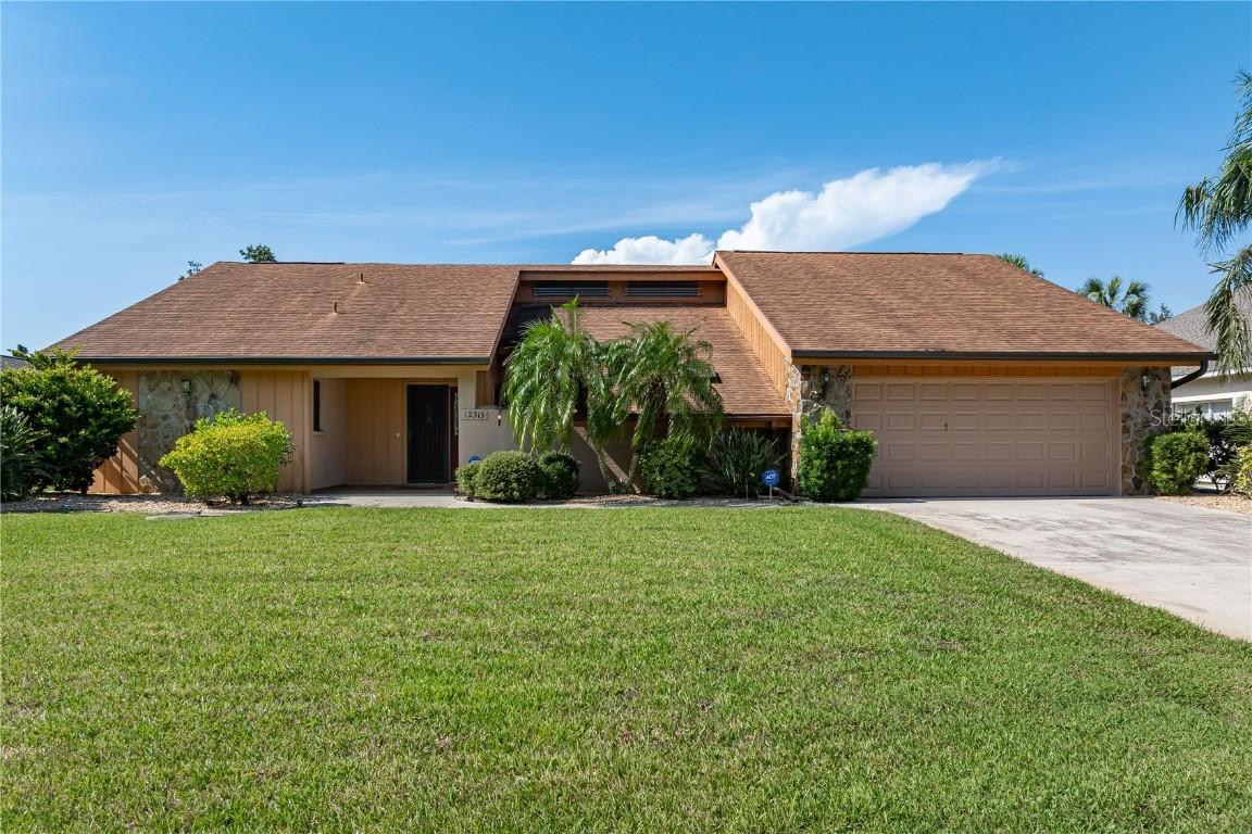 12313 SW Kingsway Cir., Lake Suzy, FL 34269