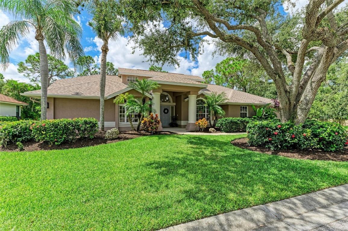 8400 Woodbriar Dr., Sarasota, FL 34238