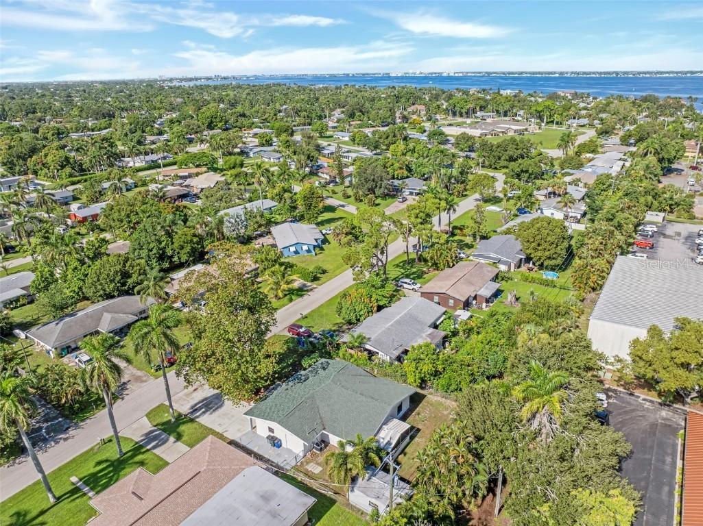 1427 Davis Dr., Fort Myers, FL 33919
