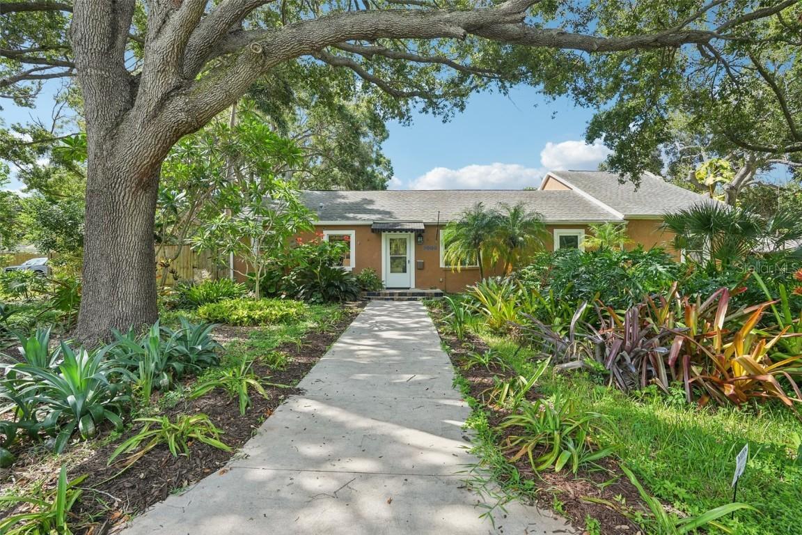 3000 Dartmouth Ave., St Petersburg, FL 33713