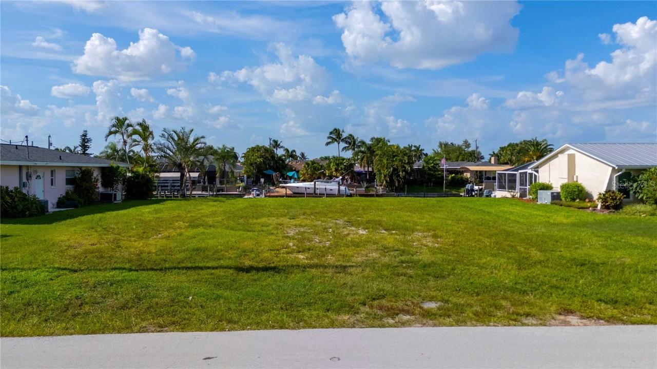 1921 SE 26th Ter., Cape Coral, FL 33904