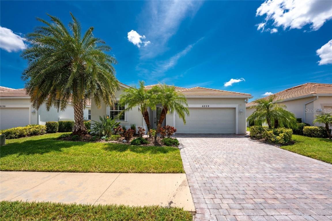 6229 Grand Cypress Blvd., North Port, FL 34287
