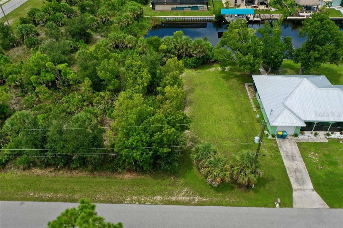 9150 Snapper Cir., Port Charlotte, FL 33981
