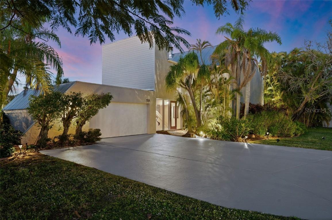 725 El Dorado Pkwy., Cape Coral, FL 33914