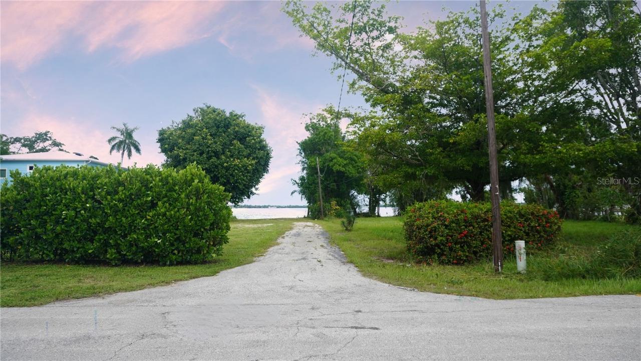 3353 E Riverside Dr., Fort Myers, FL 33916