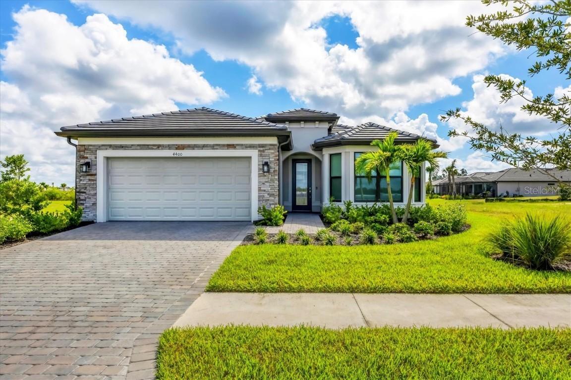 4400 Lakeside Grove Pl., North Port, FL 34289
