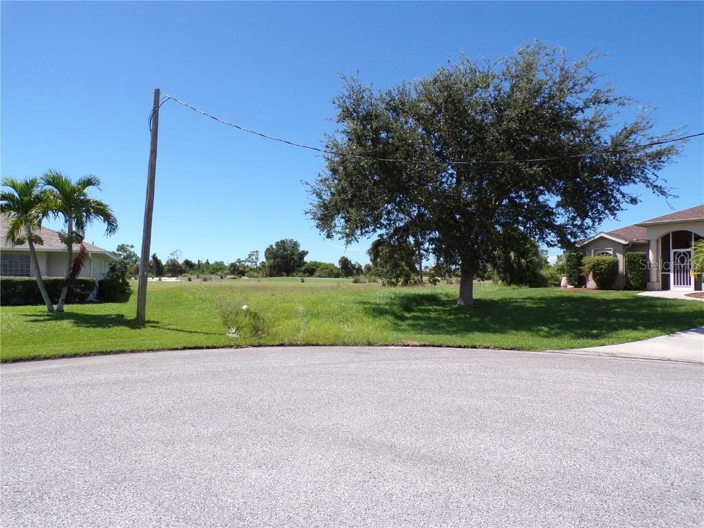 25 Clubhouse Pl., Rotonda West, FL 33947
