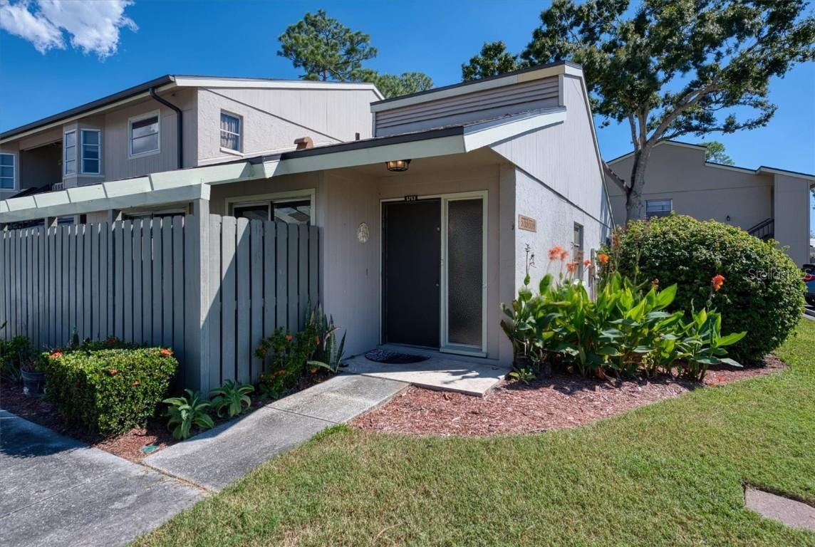 5753 Summer Side Ln. #8A, Sarasota, FL 34231