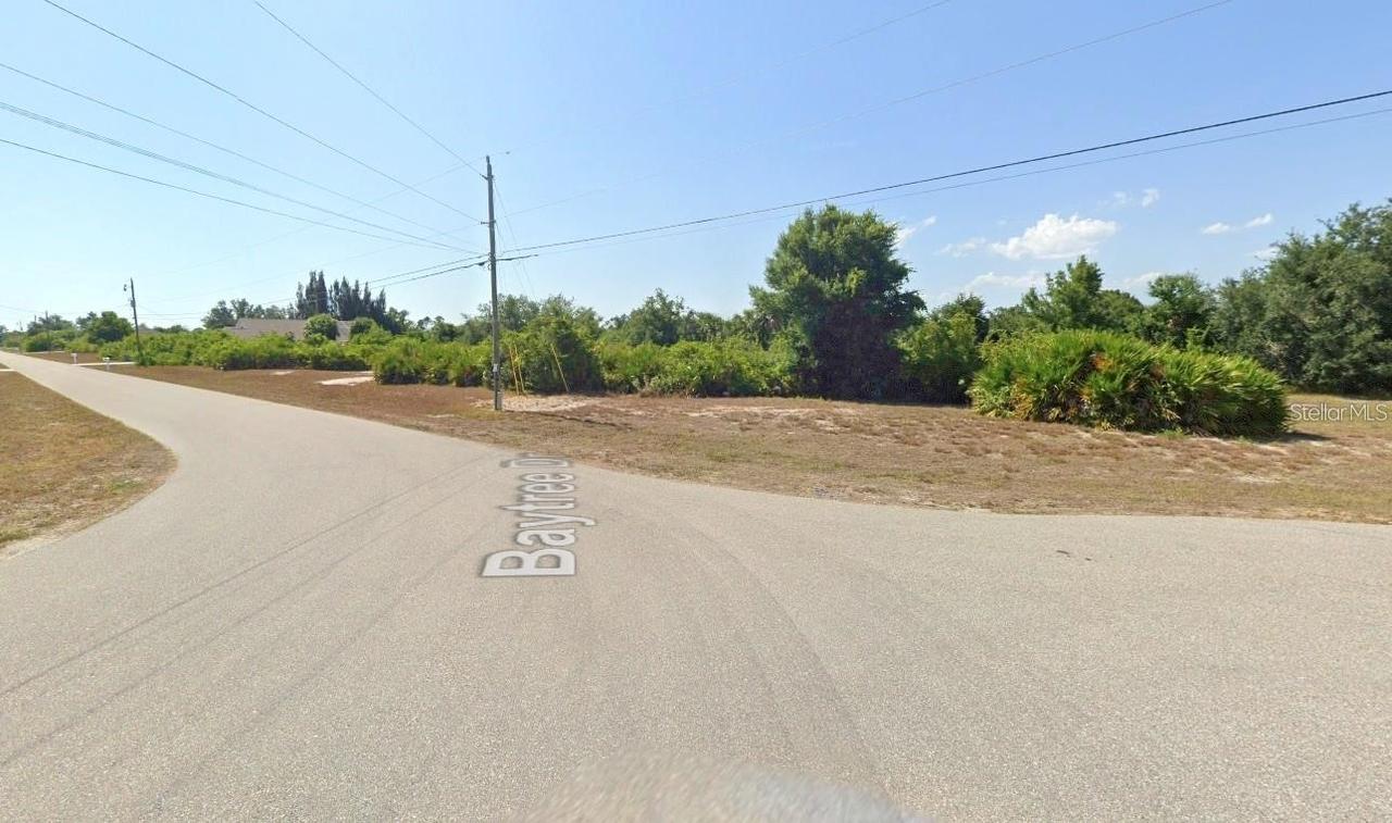 320 Baytree Dr., Rotonda West, FL 33947